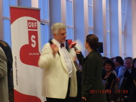 CIMG0298-noch rasch ein Interview.JPG